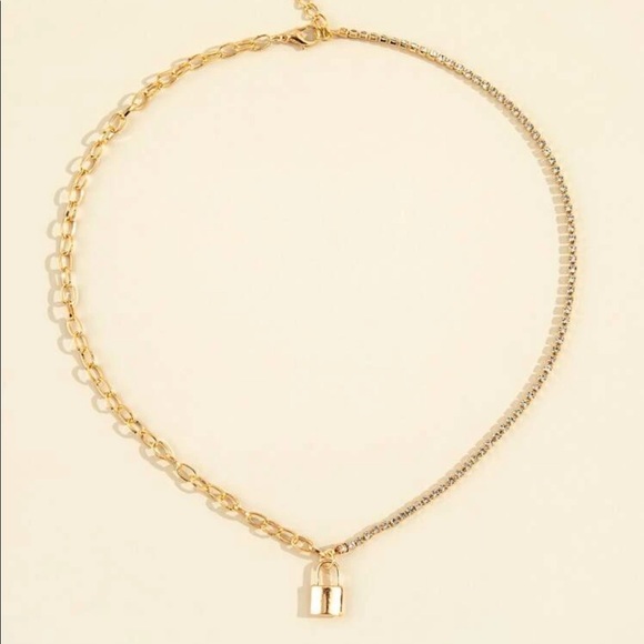 Padlock Charm Bling & Chain Link gold necklace - Picture 6 of 8